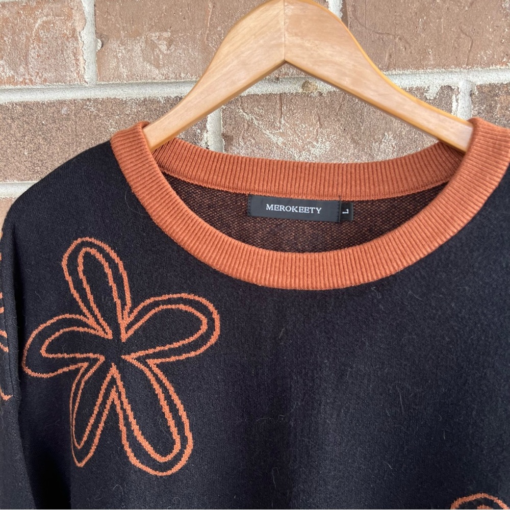 Floral black & orange sweater // large - Picture 2 of 4